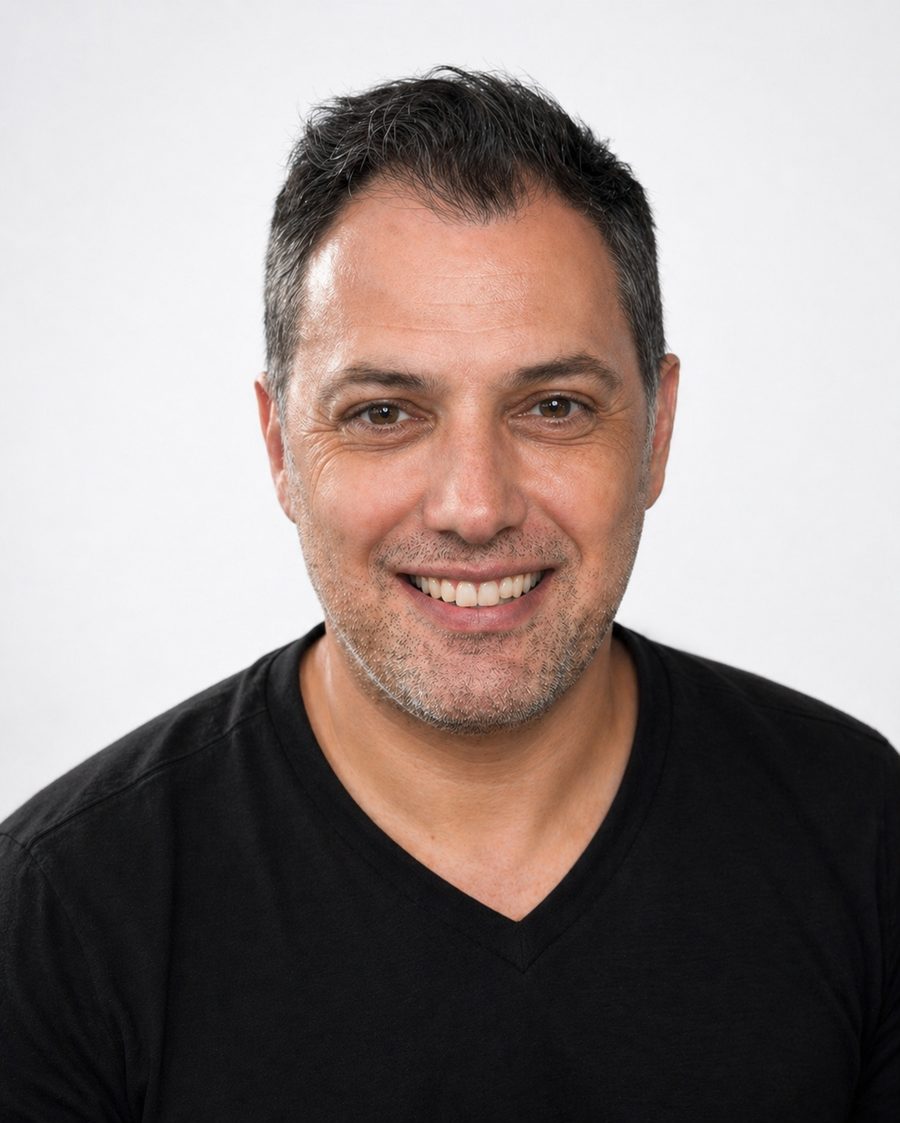 גולן פרץ — בעל העסק